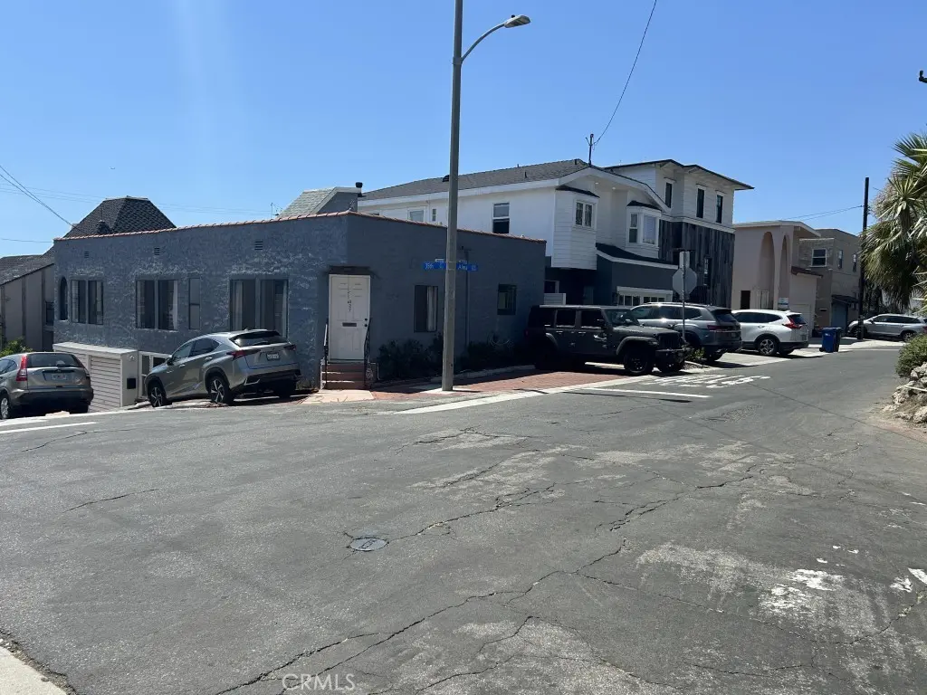 323 35th, Manhattan Beach, CA — listing photo 1