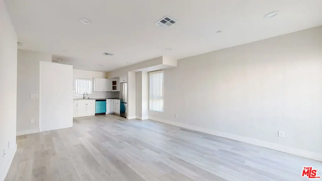 Condominium for rent at 307 Rosemont Avenue 2, Los Angeles, CA featuring 4 beds and 5 baths