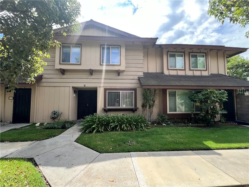 11000 Woodruff Avenue 24, Downey, CA — listing photo 1