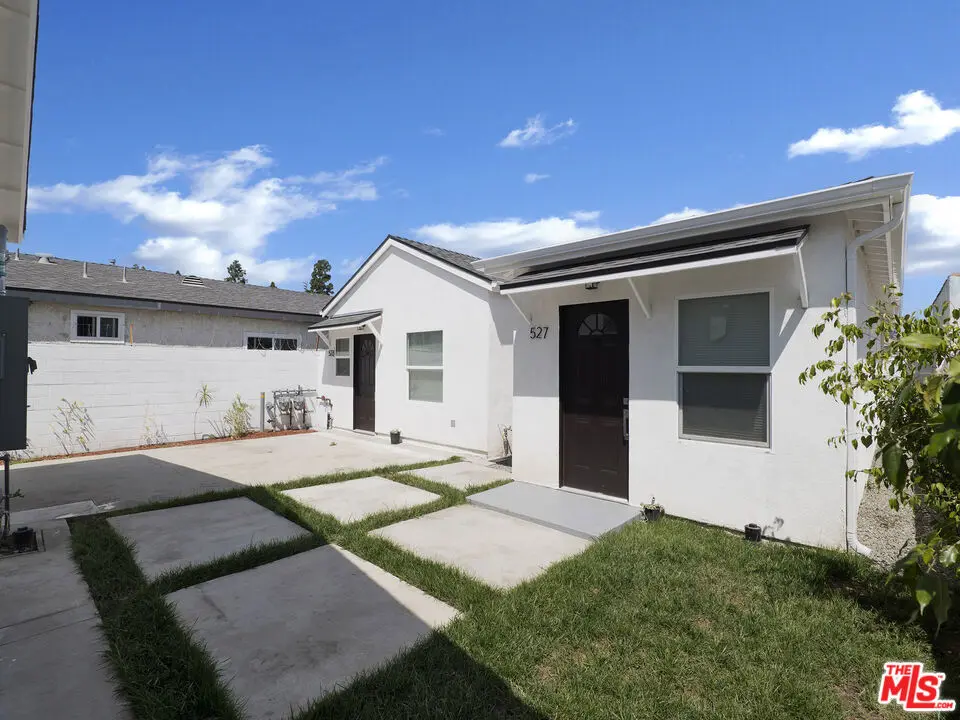 Townhouse for rent at 527 1/2 N 90th Street, Los Angeles, CA featuring 2 beds and 2 baths
