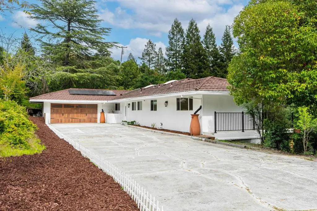 Single Family Residence for sale at 3 Harran Circle, Orinda, CA featuring 4 beds and 3 baths