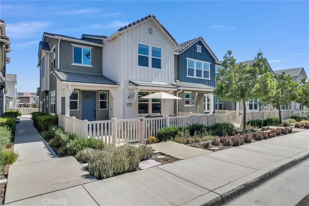 3948 Lavine Way 101, Corona, CA — listing photo 1