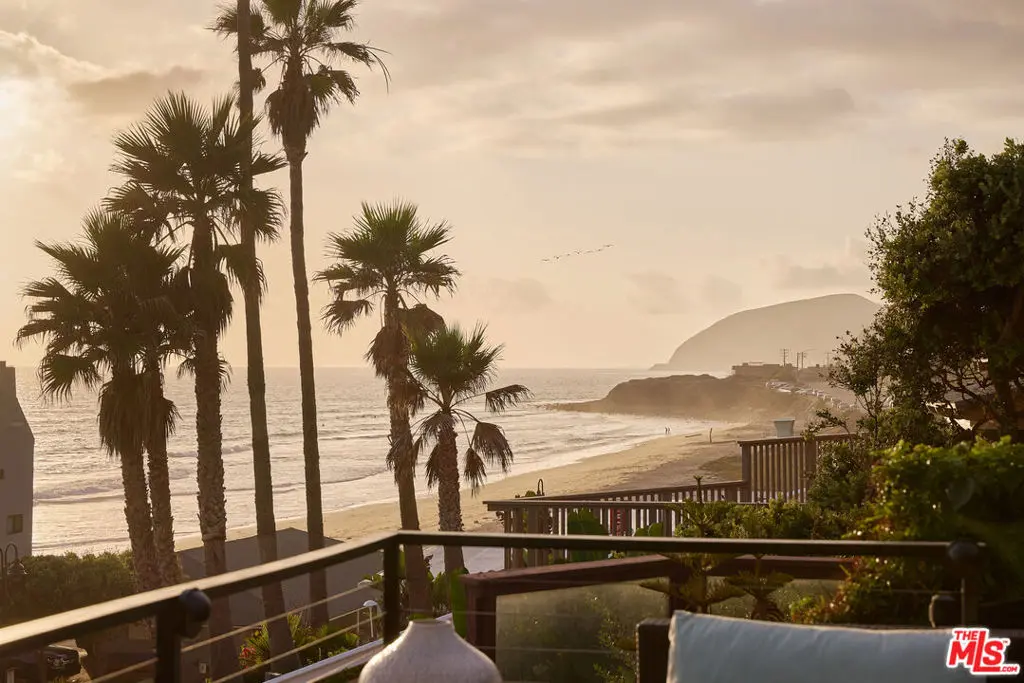Single Family Residence for sale at 11770 Pacific Coast Highway U, Malibu, Ventura County, CA featuring 4 beds and 4 baths