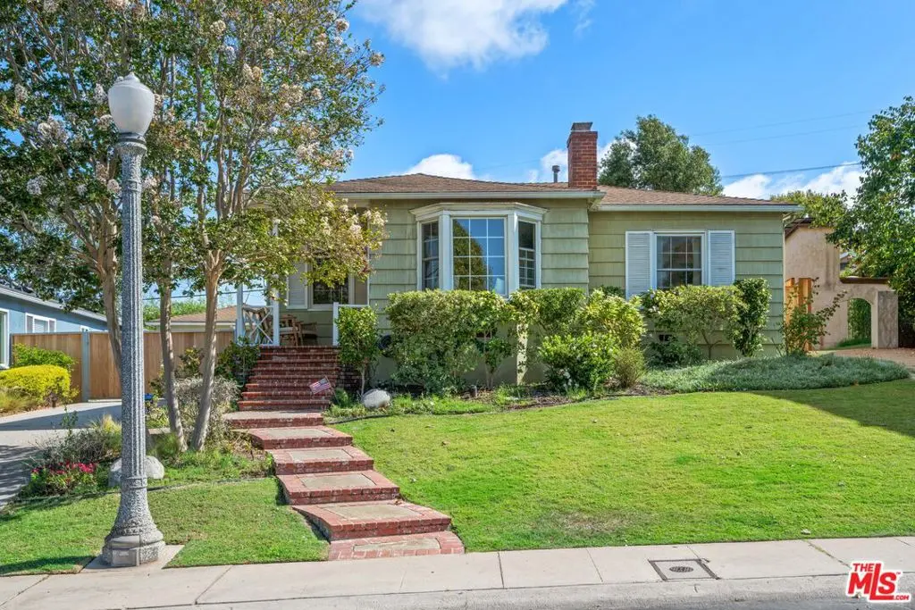 Single Family Residence for rent at 6112 W 77th Street, Los Angeles, CA featuring 3 beds and 2 baths