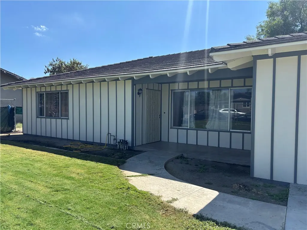 40425 Whittier Avenue, Hemet, CA — listing photo 1