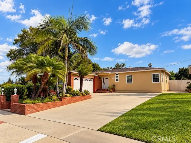 1500 S Locust, Fullerton, CA — listing photo 1