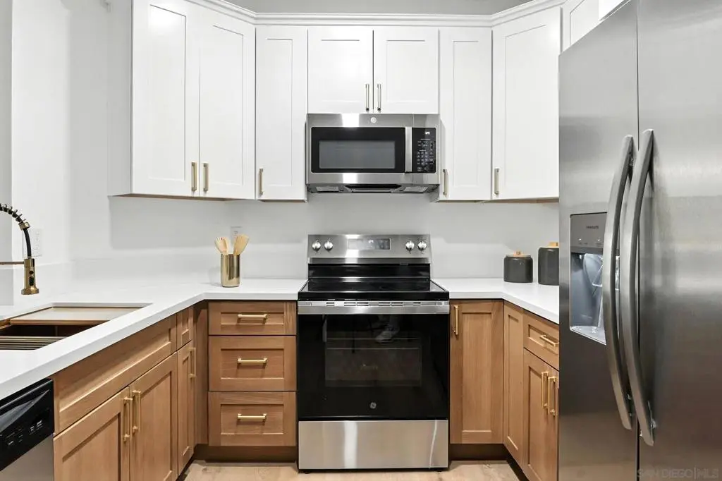 Single Family Residence for rent at 5875 Friars 4307, San Diego, CA featuring 2 beds and 2 baths