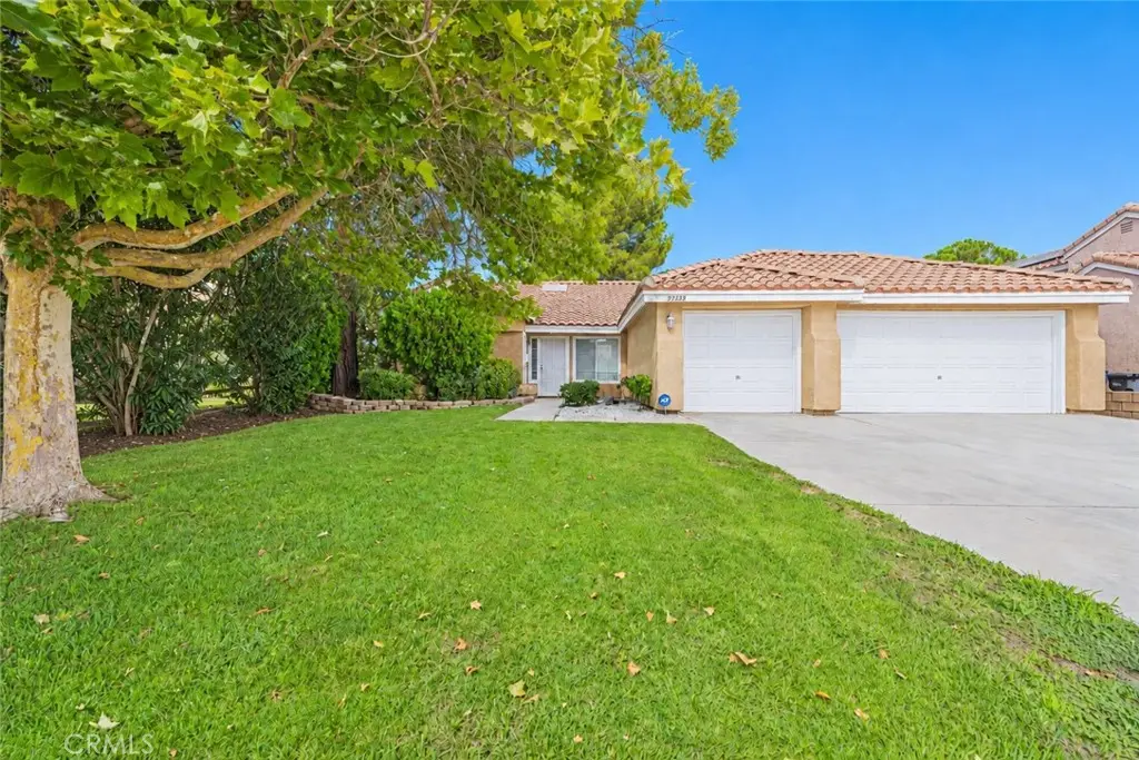 Single Family Residence for rent at 37731 Wisteria Trail, Palmdale, CA featuring 3 beds and 2 baths