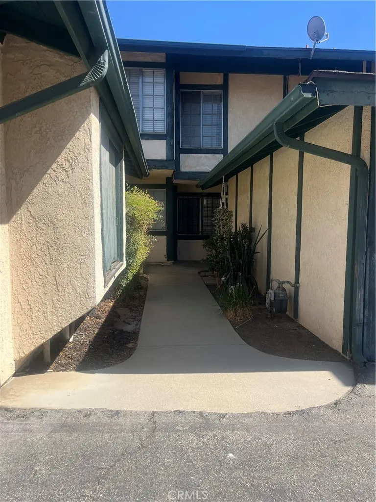 Condominium for sale at 3775 Oxford, San Bernardino, CA featuring 2 beds and 3 baths
