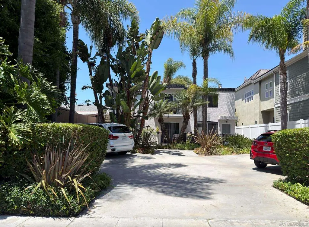 Residential Lease for rent at 1112 Thomas Avenue, San Diego, San Diego County, CA featuring 2 beds and 2 baths