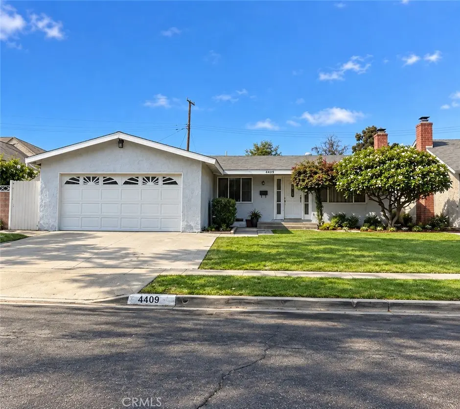 4409 Oakfield, Santa Ana, CA — listing photo 1