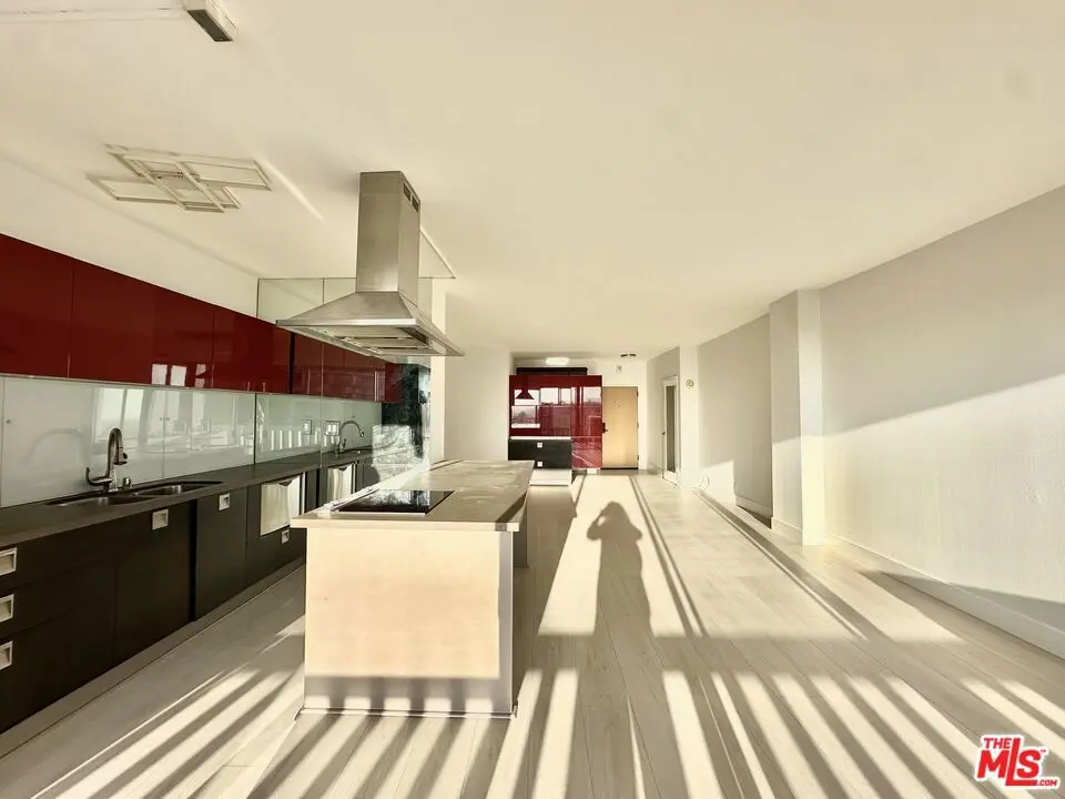 999 DOHENY Drive 706, West Hollywood, CA — listing photo 1