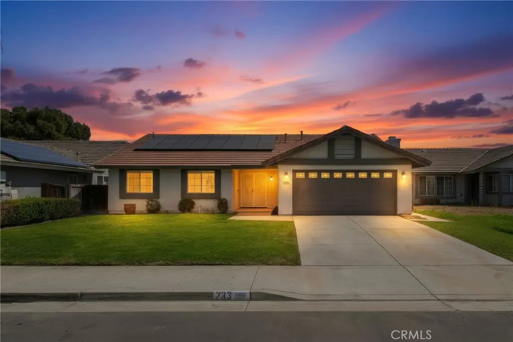 Single Family Residence for sale at 233 Castle Court, San Jacinto, CA featuring 3 beds and 2 baths