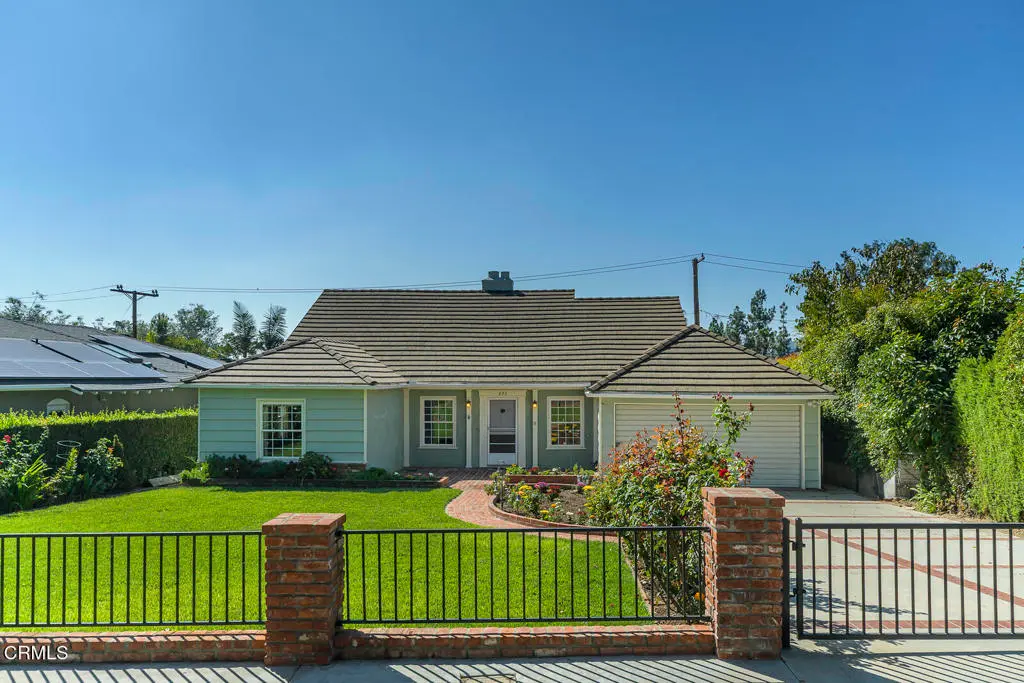Single Family Residence for sale at 822 Salisbury Road, La Canada Flintridge, CA featuring 4 beds and 3 baths