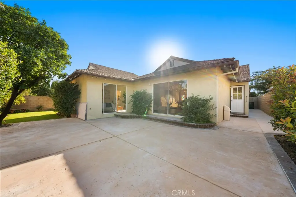 1114 N Acacia Avenue, Fullerton, CA — listing photo 1