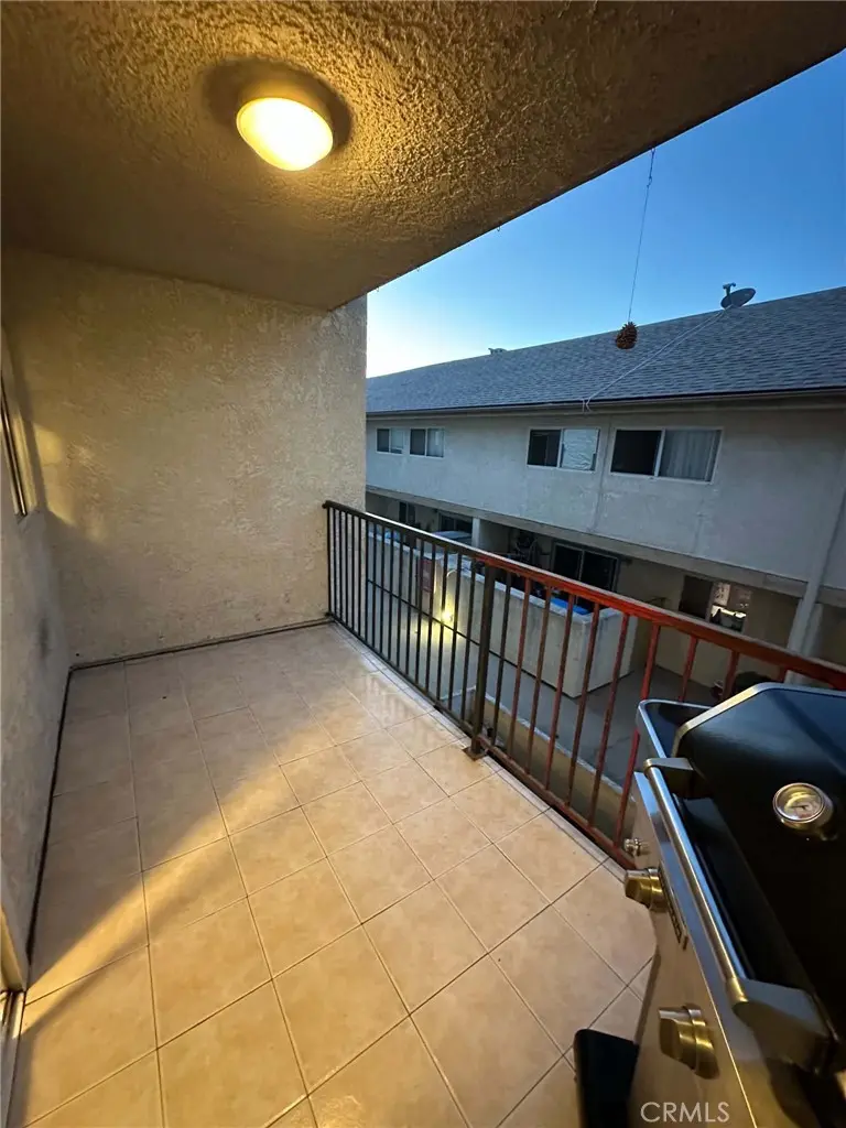 7641 Reseda Blvd, Reseda, CA — listing photo 1