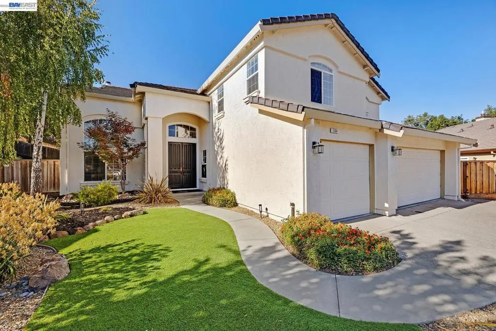 Single Family Residence for sale at 104 Wildflower Valley Ct, San Ramon, CA featuring 5 beds and 3 baths
