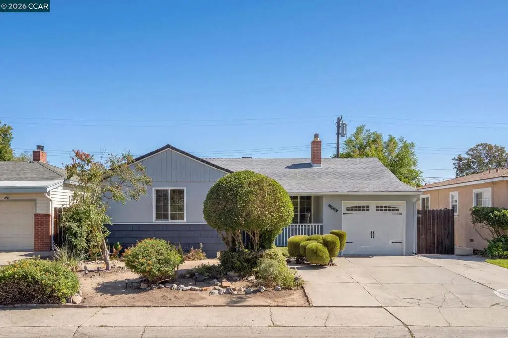 Single Family Residence for sale at 4911 76th St, Sacramento, CA featuring 3 beds and 2 baths