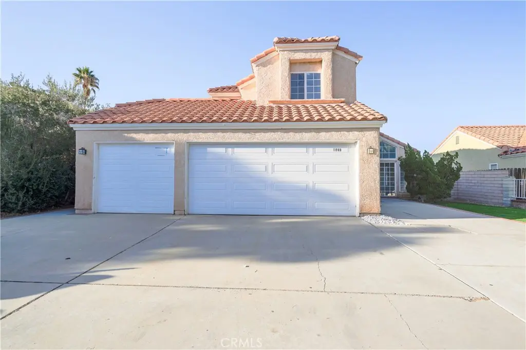 1523 Berkshire Drive, Palmdale, CA — listing photo 1