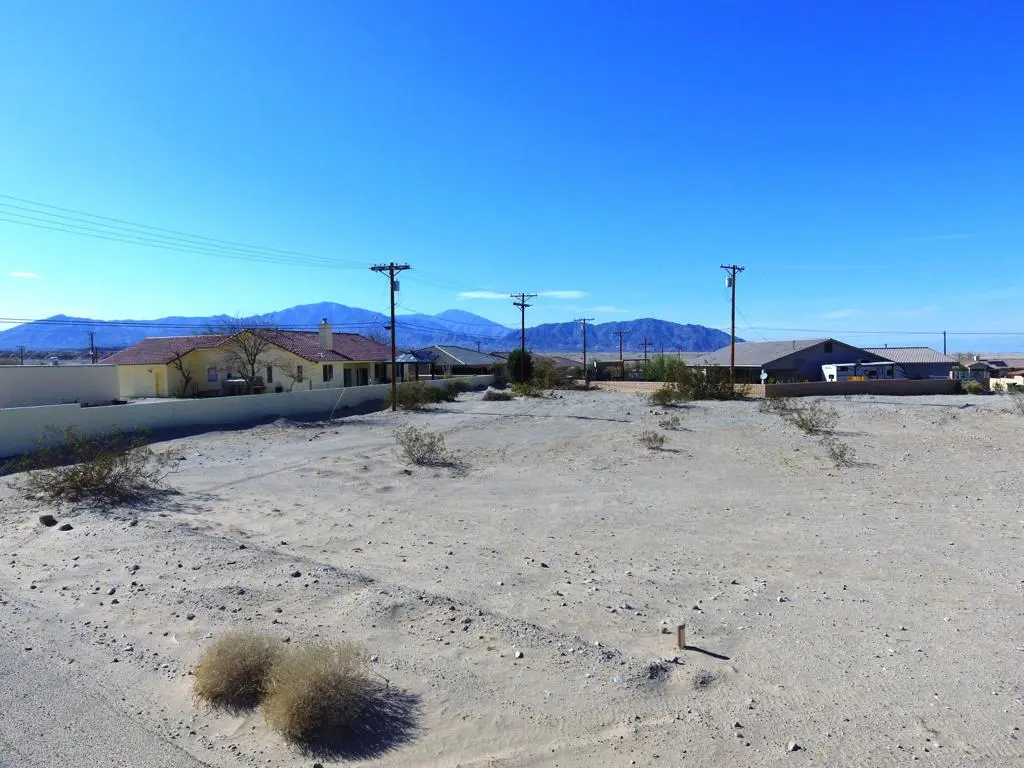 1518 Thunderbird Avenue, Thermal, CA — listing photo 1