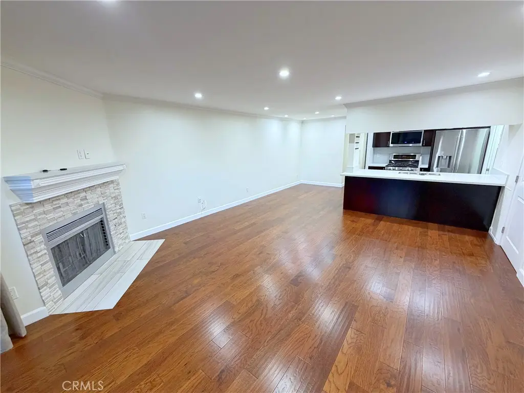 Condominium for rent at 6665 Franklin Avenue 6, Los Angeles, CA featuring 2 beds and 2 baths