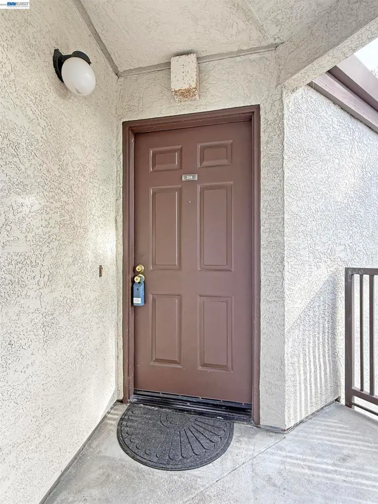 Condominium for sale at 21314 Gary Dr 314, Hayward, CA featuring 2 beds and 2 baths