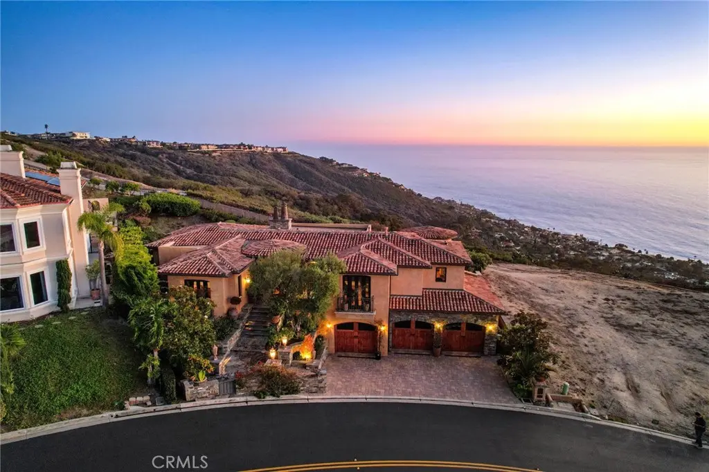 Single Family Residence for rent at 20 Le Conte, Laguna Niguel, CA featuring 4 beds and 6 baths
