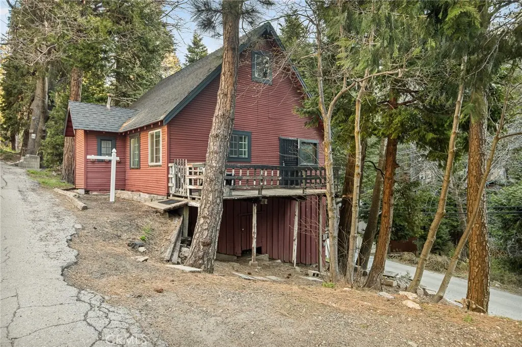 725 Golden, Lake Arrowhead, CA — listing photo 1