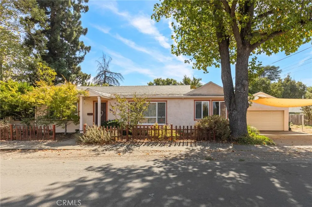 871 E Lindo Avenue, Chico, CA — listing photo 1