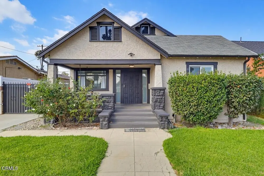 Single Family Residence for rent at 4339 2nd Avenue, Los Angeles, CA featuring 3 beds and 2 baths