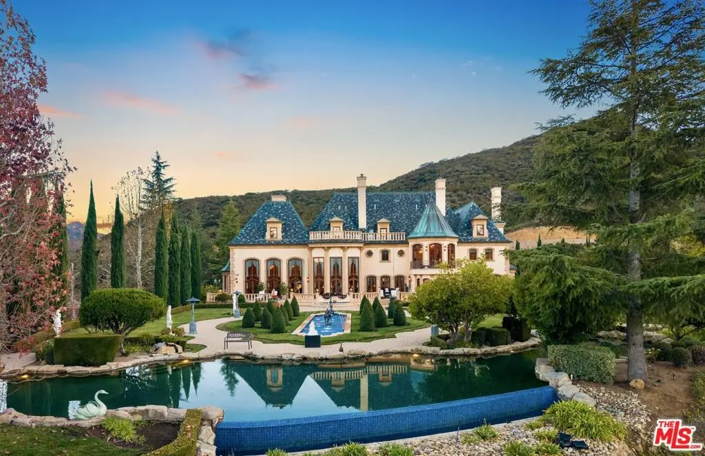 900 W Stafford Road, Thousand Oaks, CA — listing photo 1