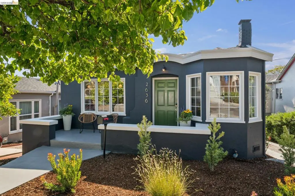Single Family Residence for sale at 2636 Maxwell Ave, Oakland, CA featuring 4 beds and 3 baths