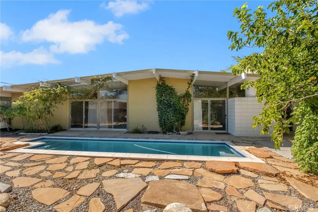 19964 Nowata, Apple Valley, CA — listing photo 1