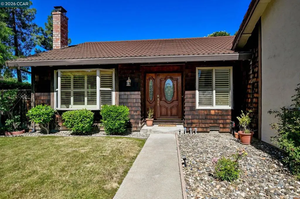 1284 Pinecrest Dr, Concord, CA — listing photo 1