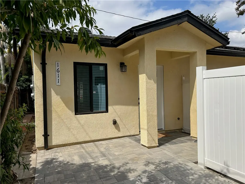 1611 N Niagara, Burbank, CA — listing photo 1