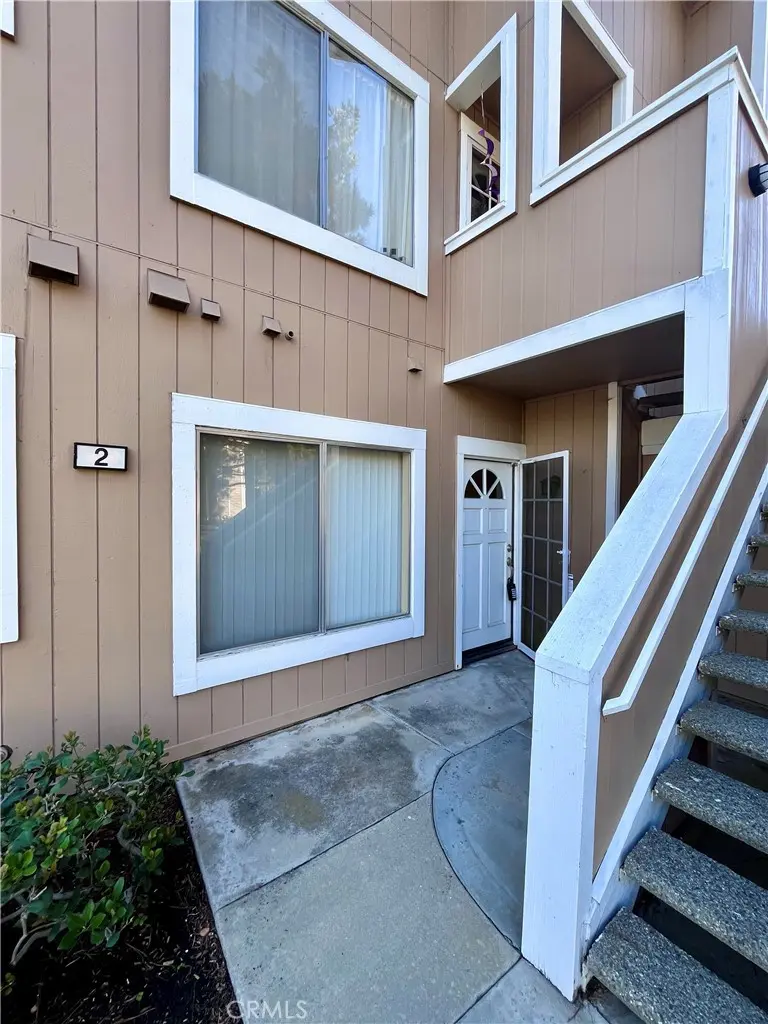 Condominium for rent at 2 Monroe, Irvine, CA featuring 2 beds and 2 baths