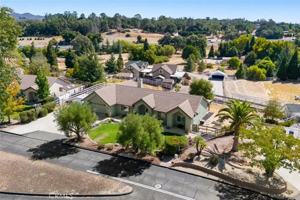 155 Eagle Creek Court, Atascadero, CA — listing photo 1