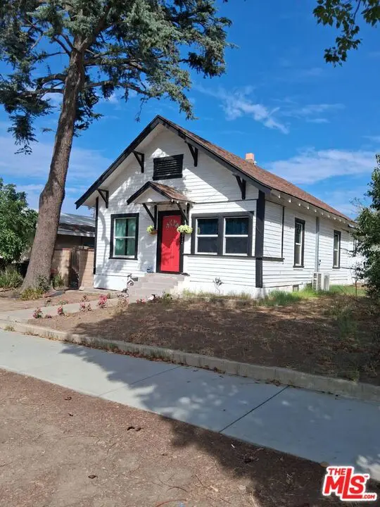 1017 S Washburn Avenue, Corona, CA — listing photo 1