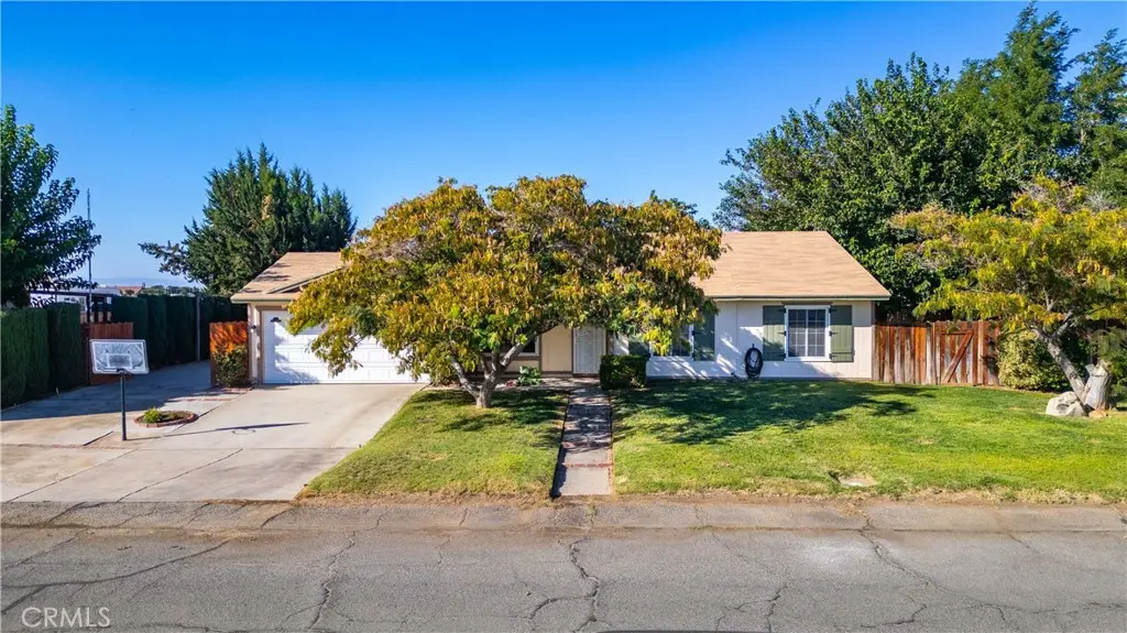 17247 Mossdale, Lancaster, CA — listing photo 1
