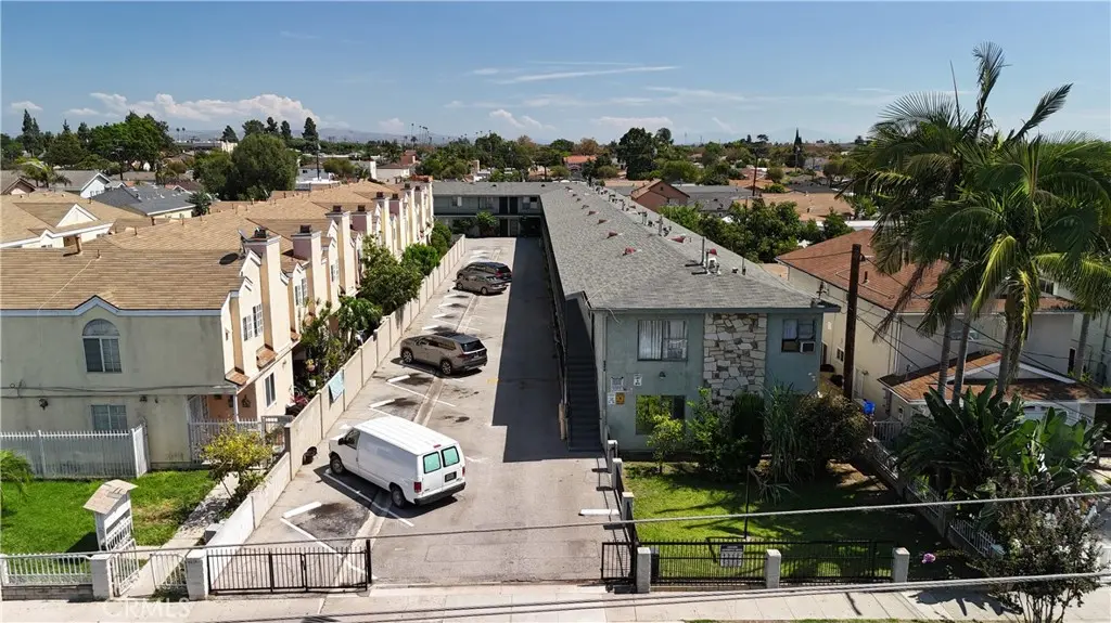 6900 California, Bell, CA — listing photo 1