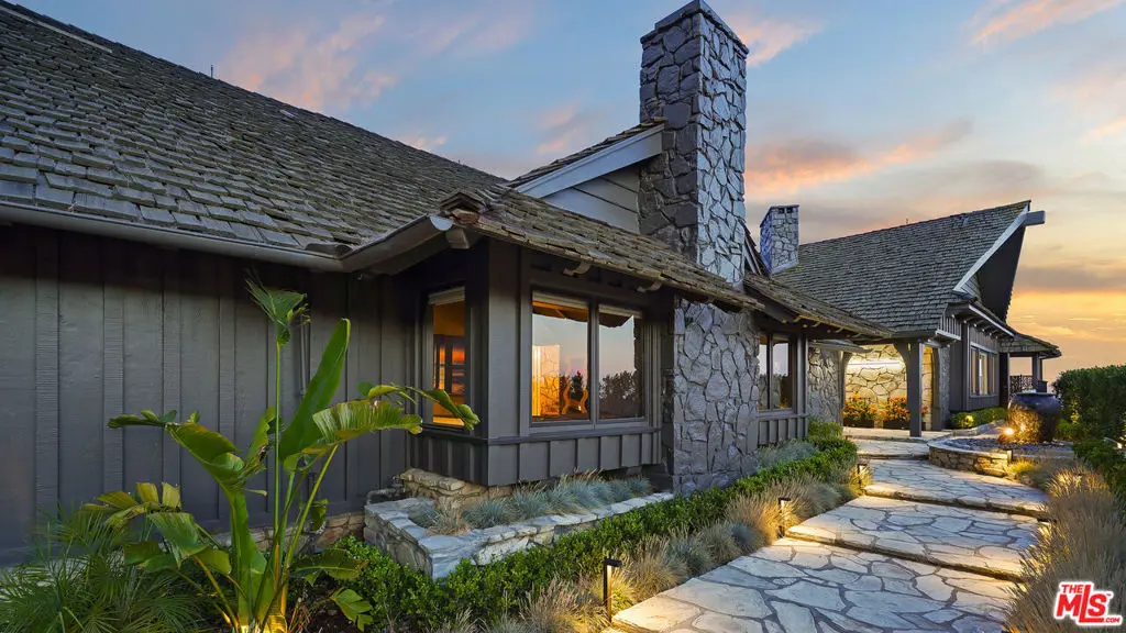 Single Family Residence for rent at 1326 Beverly Estates Drive, Beverly Hills, CA featuring 4 beds and 5 baths