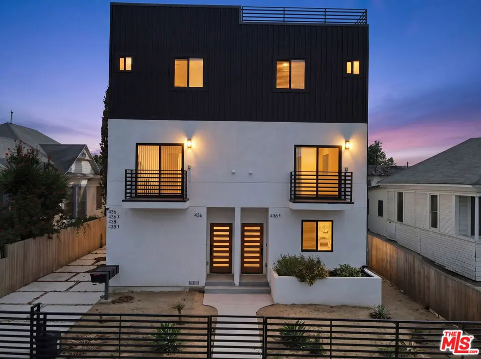 Condominium for rent at 438 E 28th Street, Los Angeles, CA featuring 5 beds and 5 baths