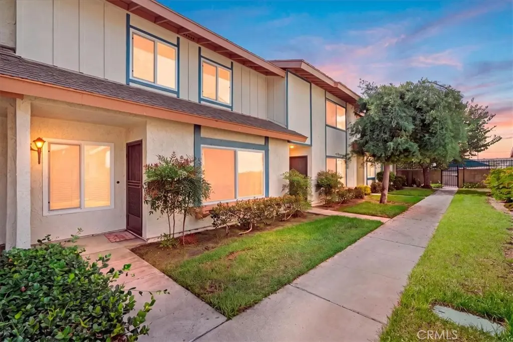 5950 Imperial Highway 48, South Gate, CA — listing photo 1