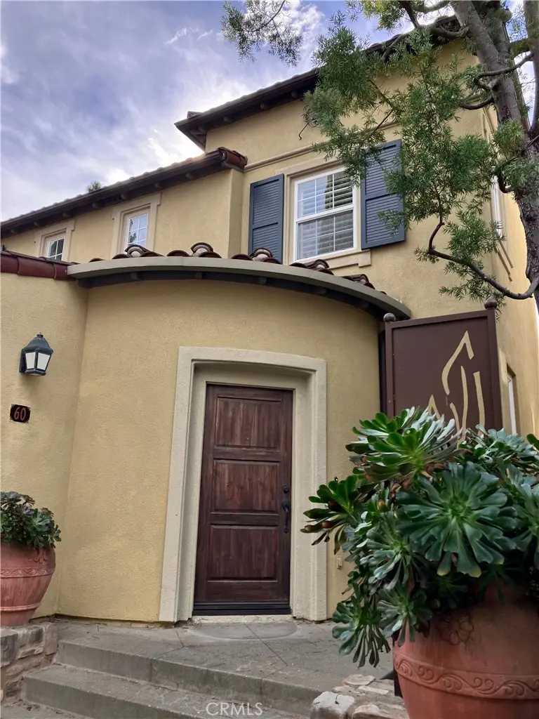 Condominium for rent at 60 Greenhouse, Irvine, CA featuring 3 beds and 3 baths