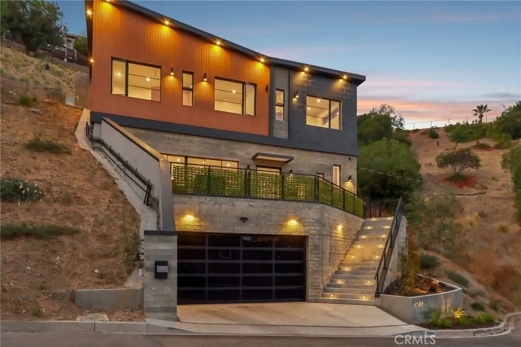 8504 Outland View Drive, Sun Valley, CA — listing photo 1