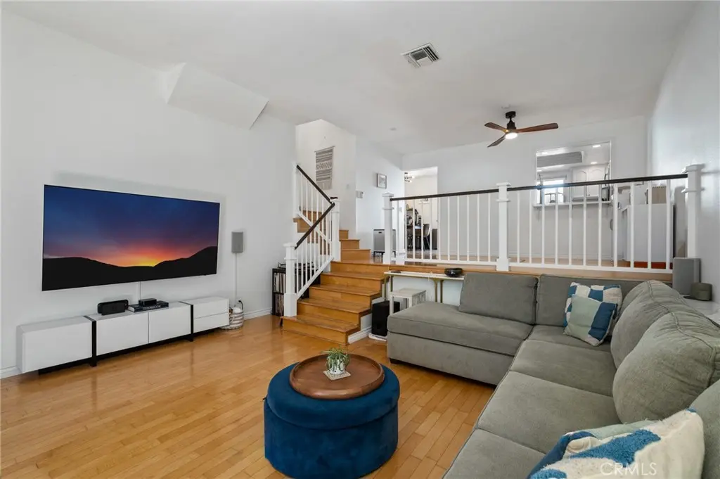 1916 Mathews F, Redondo Beach, CA — listing photo 1