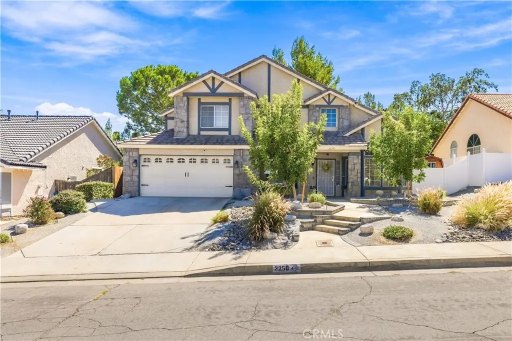 3250 Willowbrook, Palmdale, CA — listing photo 1