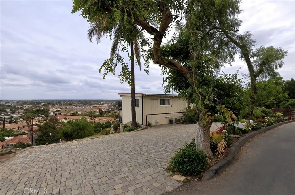 12221 Circula Panorama, North Tustin, CA — listing photo 1