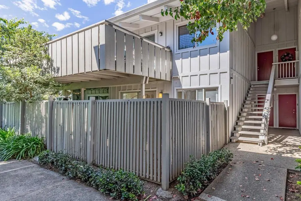 255 S Rengstorff Avenue 139, Mountain View, CA — listing photo 1