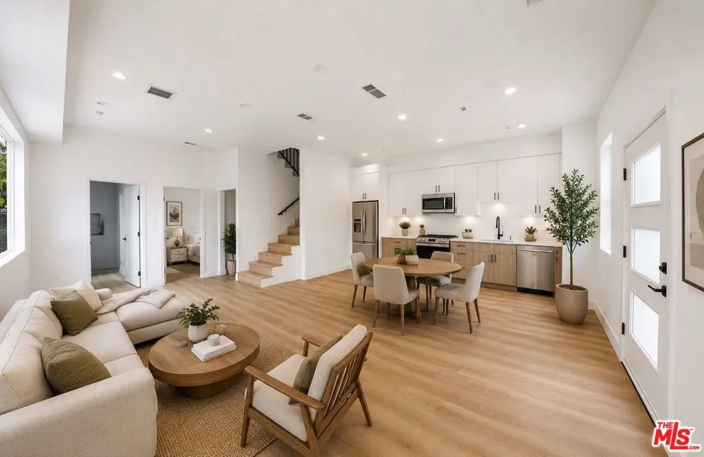 11225 Tiara Street 1/2, North Hollywood, CA — listing photo 1